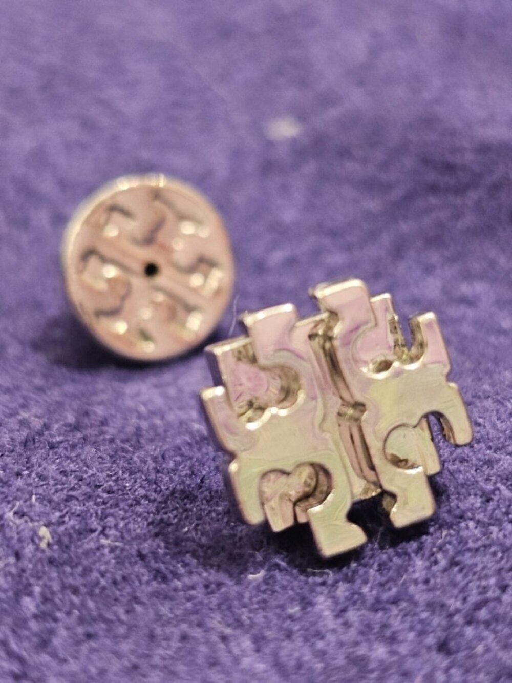Tory Burch Eleanor Stacked 3D Logo Stud Earrings - Silver tone - Picture 4 of 6